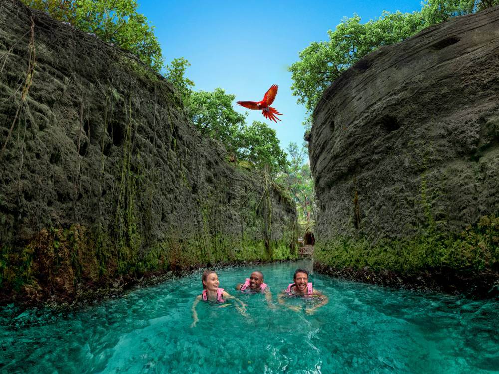 Paquete tres en uno; Xcaret, Isla Mujeres y Chichén Itzá